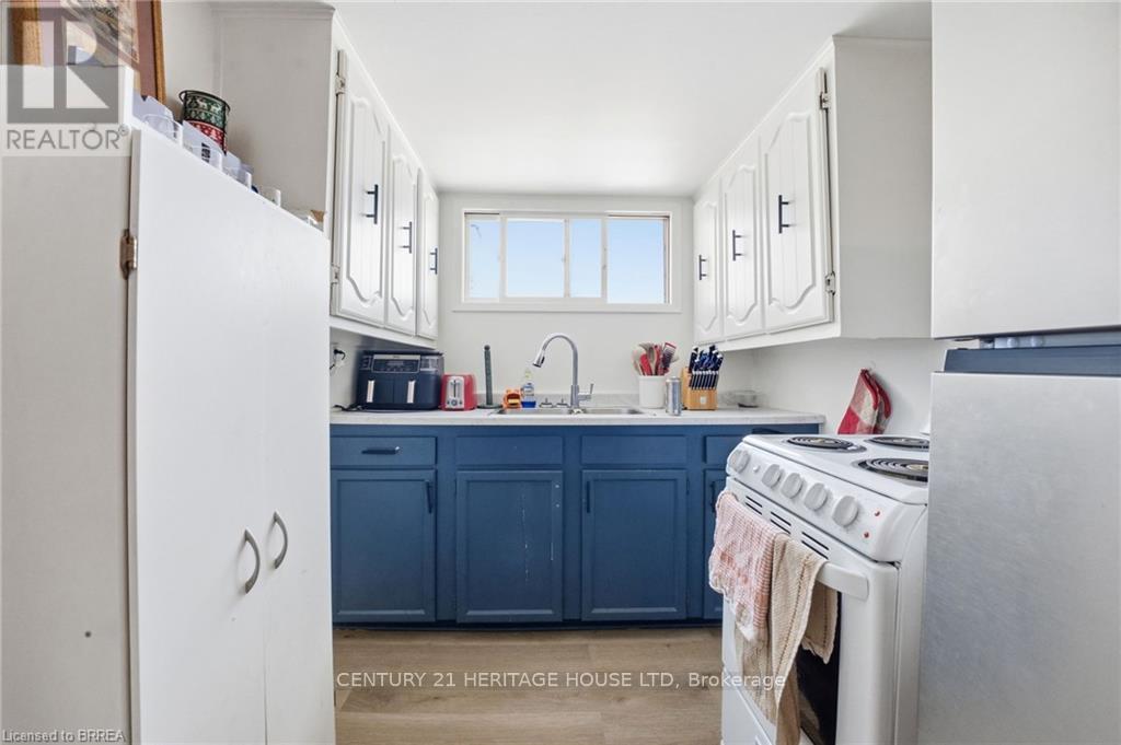 220 Nelson Street, Brantford, Ontario  N3S 4C1 - Photo 19 - X12835650