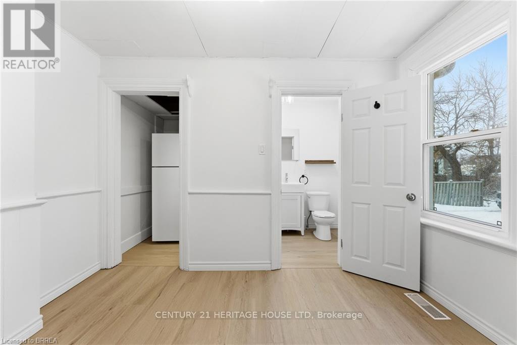 174-176 Darling Street, Brantford, Ontario  N3S 3W6 - Photo 17 - X12835760