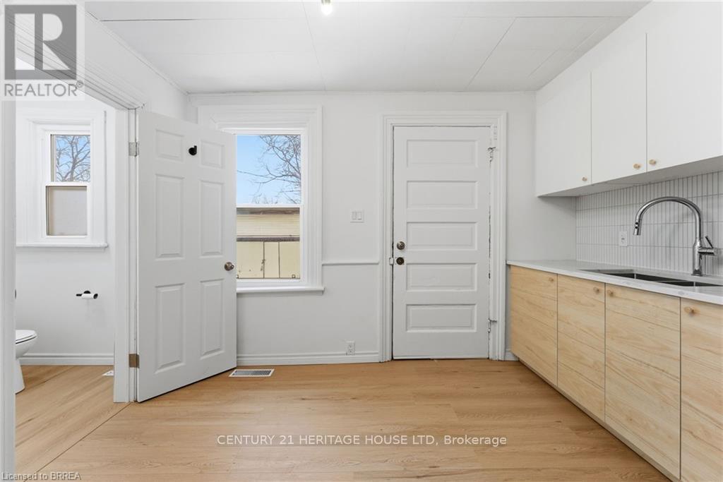 174-176 Darling Street, Brantford, Ontario  N3S 3W6 - Photo 18 - X12835760