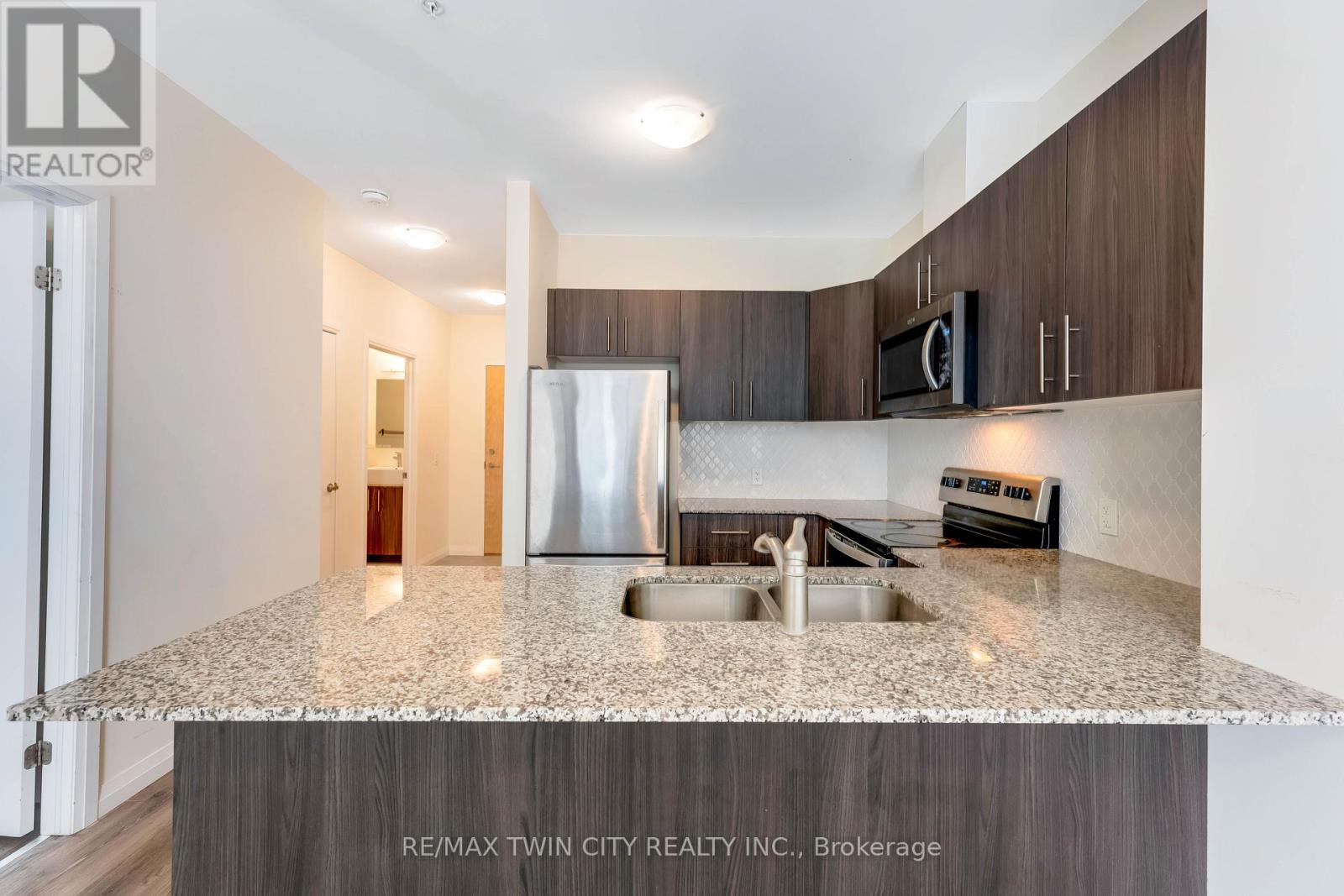 706 - 104 Garment Street, Kitchener, Ontario  N2G 0C8 - Photo 12 - X12835762