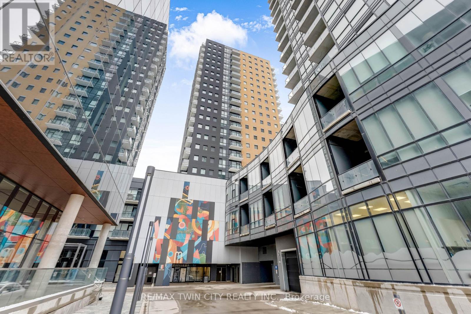 706 - 104 Garment Street, Kitchener, Ontario  N2G 0C8 - Photo 2 - X12835762