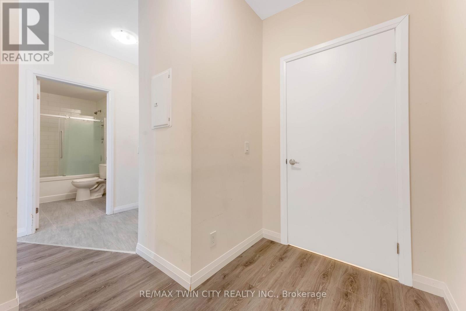 706 - 104 Garment Street, Kitchener, Ontario  N2G 0C8 - Photo 7 - X12835762