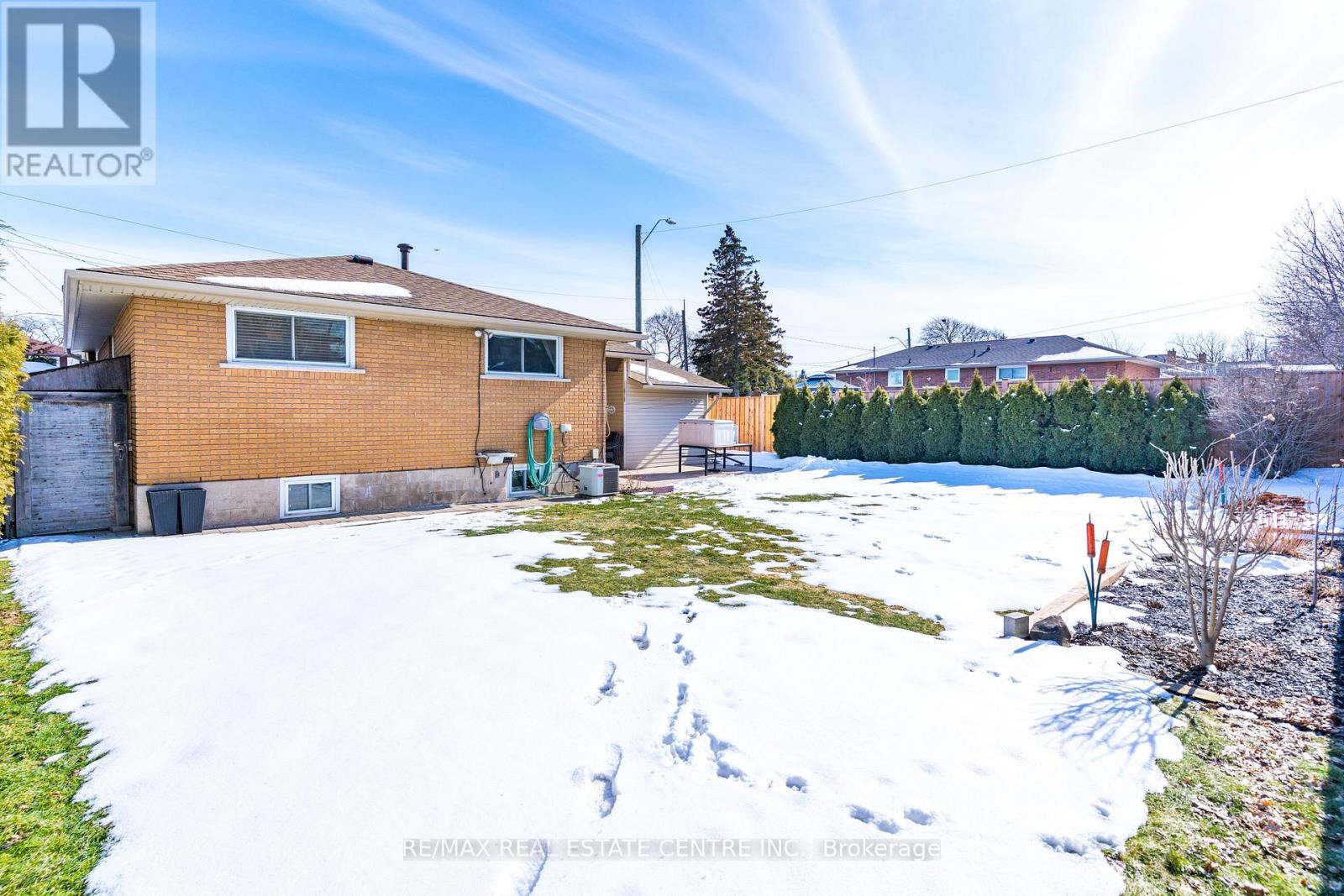 102 Greeningdon Drive, Hamilton, Ontario  L9A 3A7 - Photo 32 - X12835784