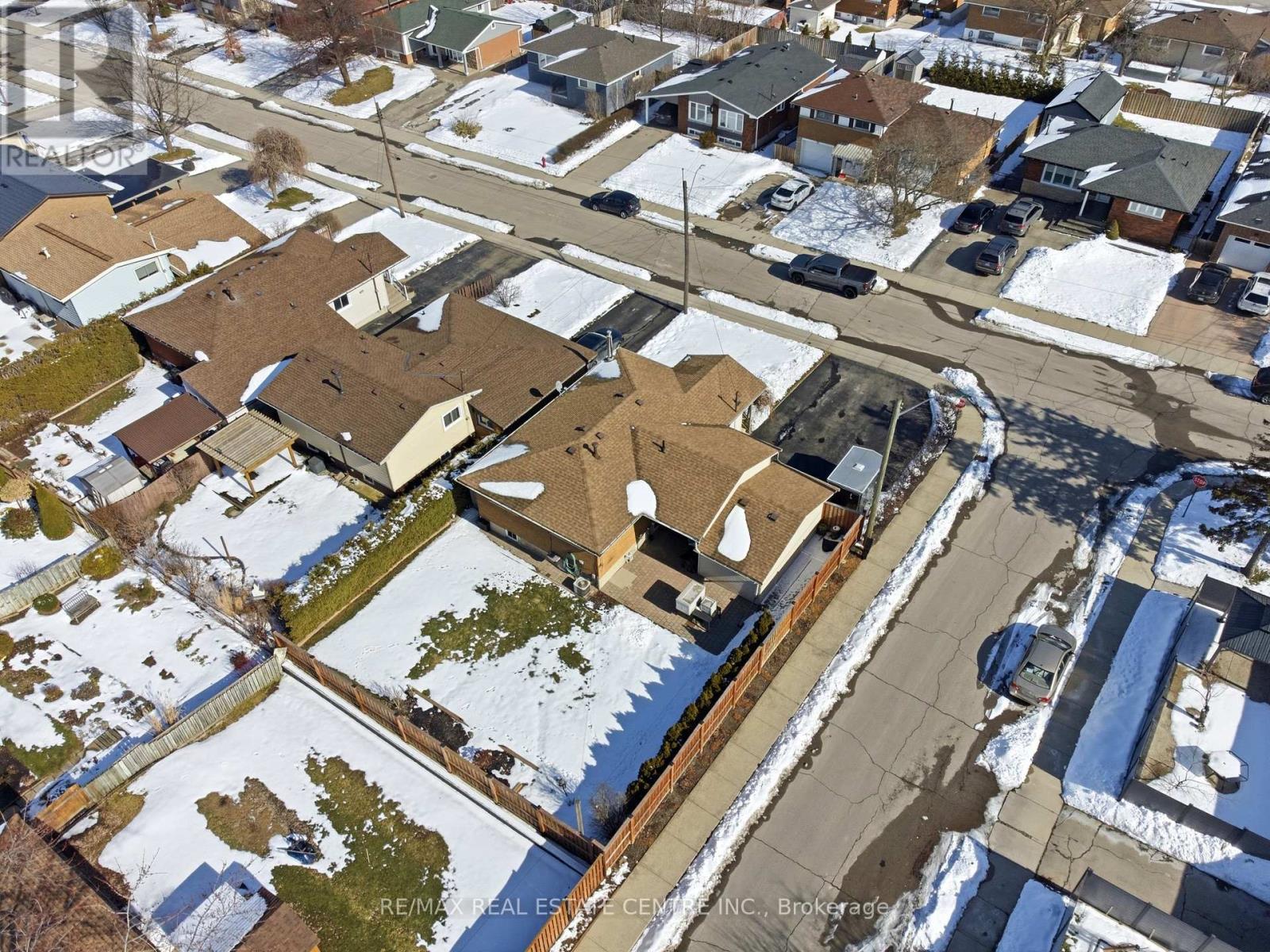 102 Greeningdon Drive, Hamilton, Ontario  L9A 3A7 - Photo 38 - X12835784