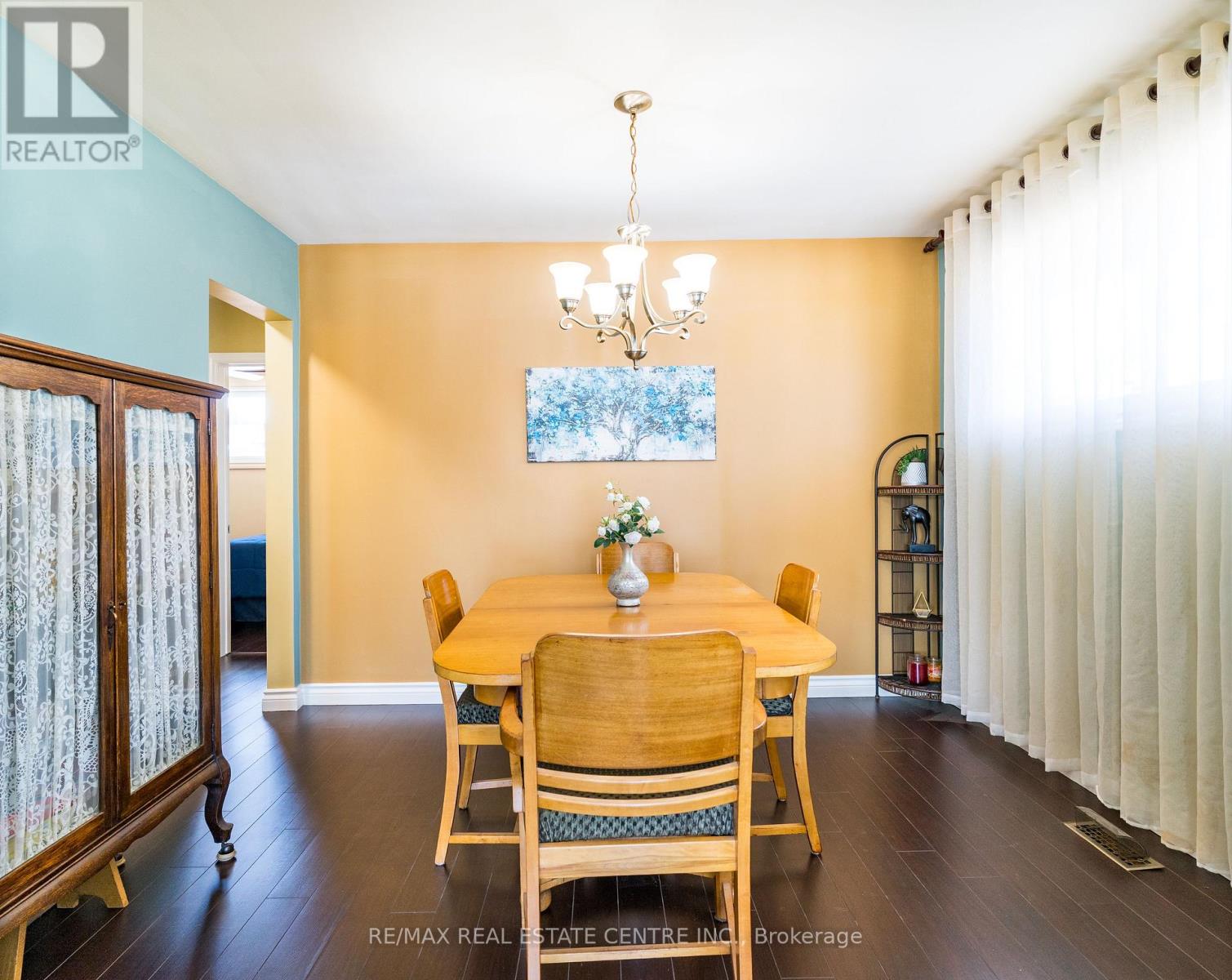 102 Greeningdon Drive, Hamilton, Ontario  L9A 3A7 - Photo 8 - X12835784