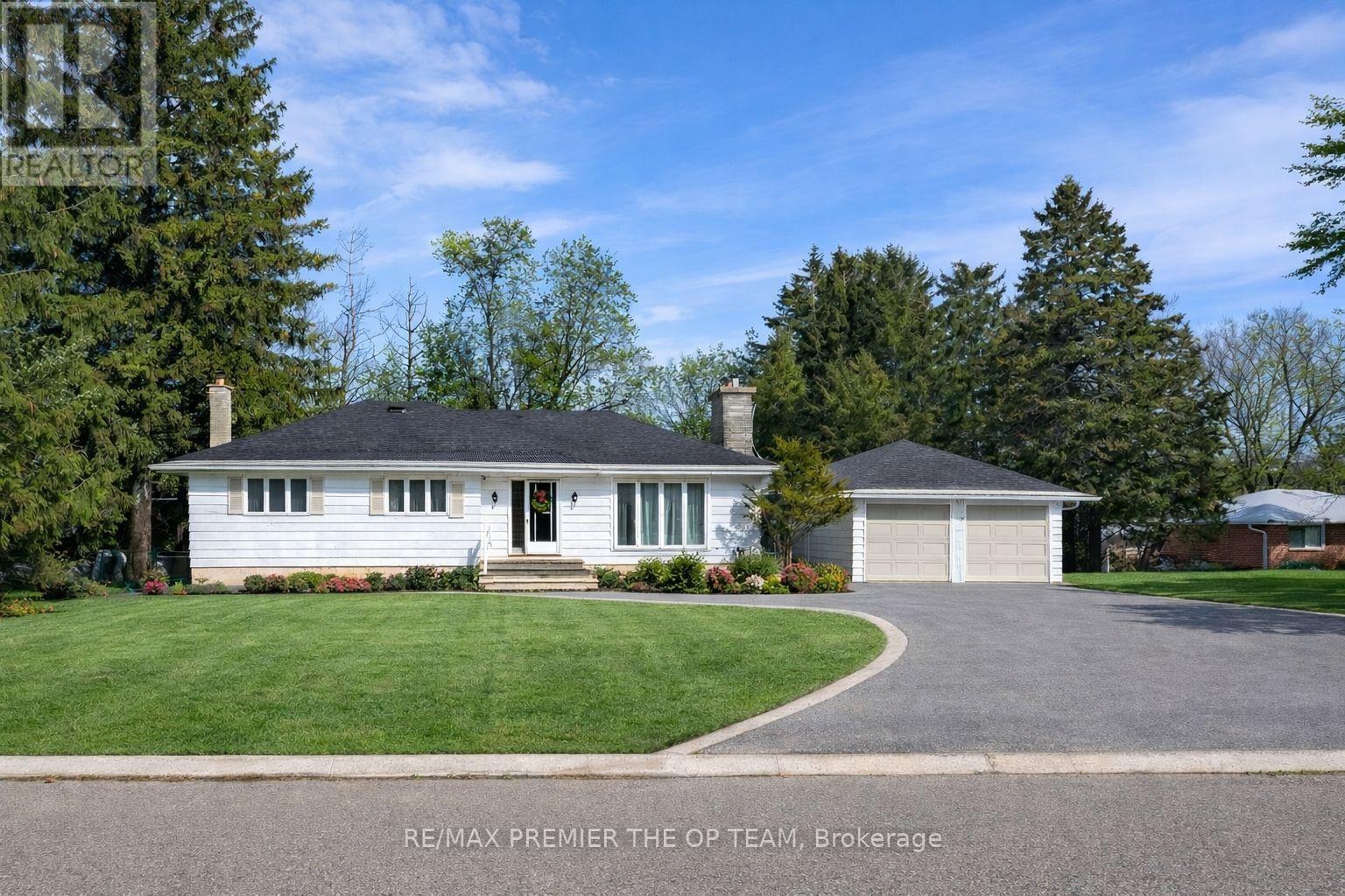 37 John Street, King, Ontario  L7B 1J6 - Photo 2 - N12828648