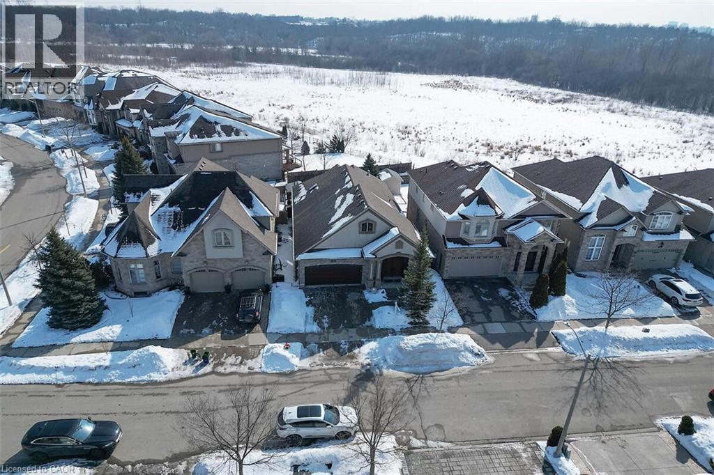 205 Paige Place, Kitchener, Ontario   - Photo 31 - 40808608