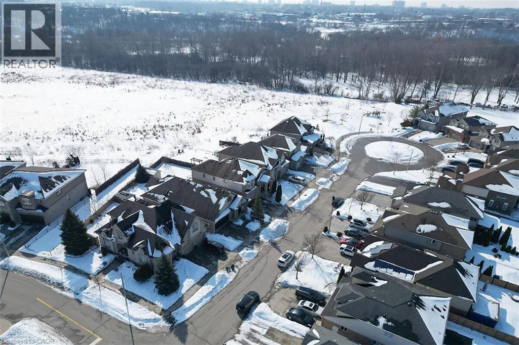 205 Paige Place, Kitchener, Ontario   - Photo 32 - 40808608