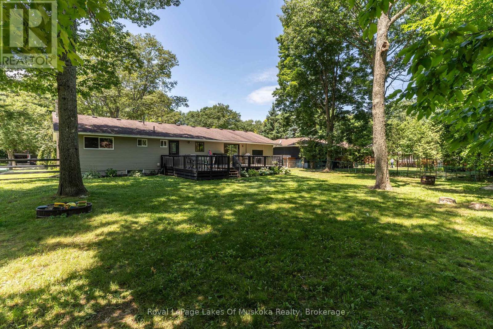 220 Alexander Street, Gravenhurst, Ontario  P1P 1A6 - Photo 38 - X12835844