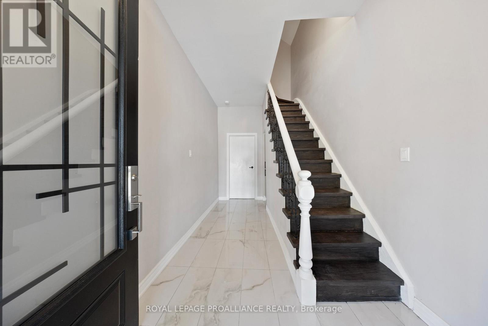 141 Ontario Street, Port Hope, Ontario  L1A 2V5 - Photo 7 - X12835864