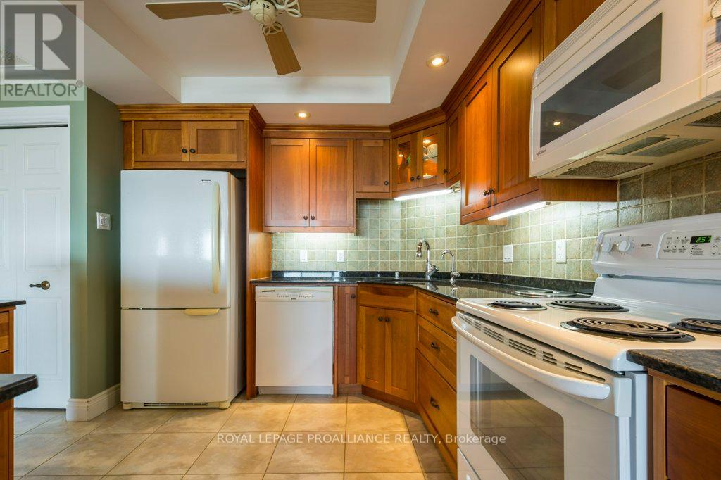 402 - 2 South Front Street, Belleville, Ontario  K8N 5K7 - Photo 4 - X12835866