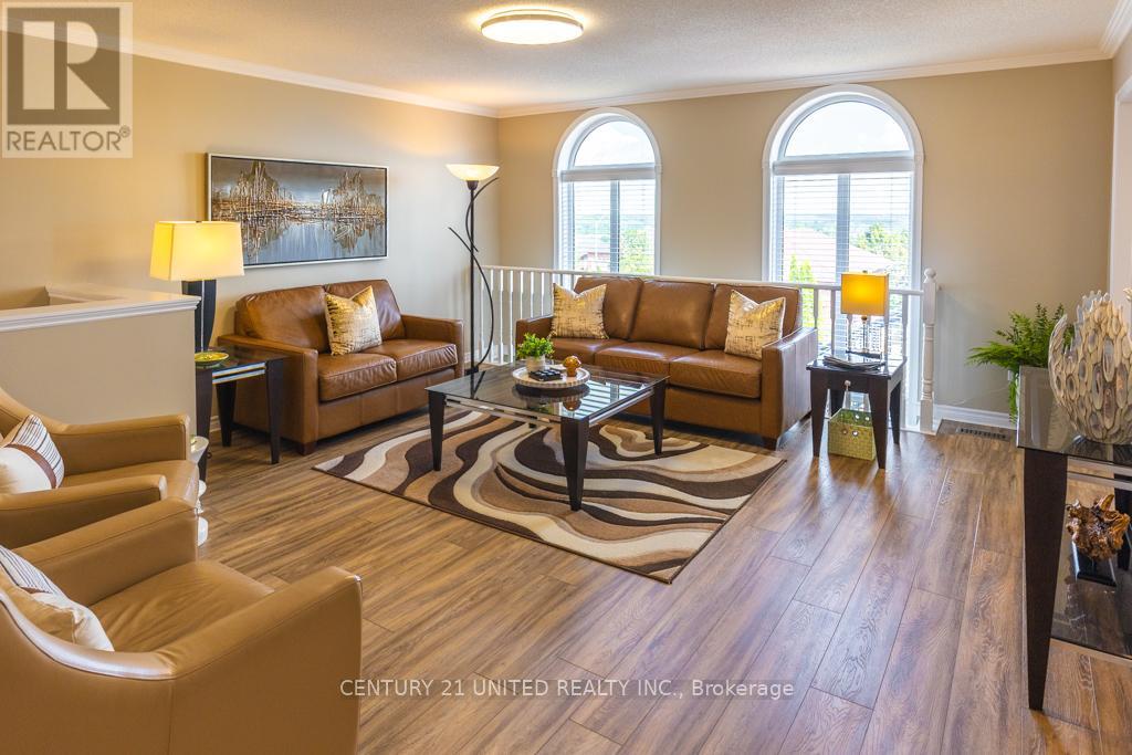 1019 Baker Street, Peterborough, Ontario  K9H 7P7 - Photo 2 - X12835938