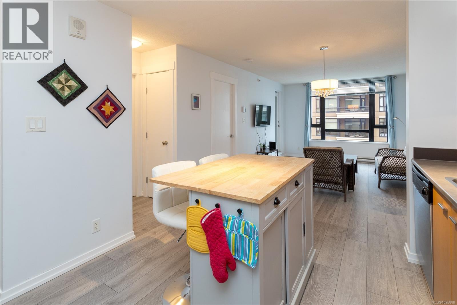 1006 751 Fairfield Rd, Victoria, British Columbia  V8W 4A4 - Photo 9 - 1026888