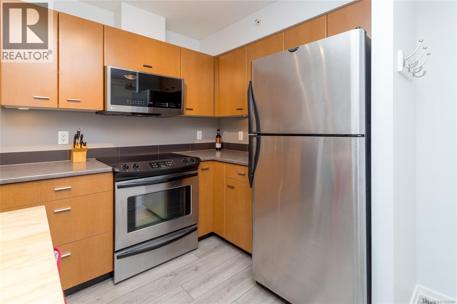 1006 751 Fairfield Rd, Victoria, British Columbia  V8W 4A4 - Photo 8 - 1026888