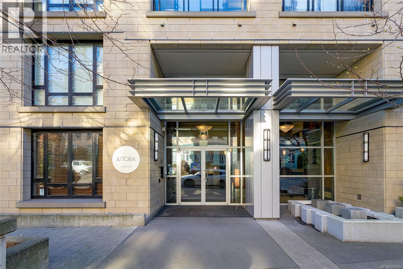 1006 751 Fairfield Rd, Victoria, British Columbia  V8W 4A4 - Photo 2 - 1026888