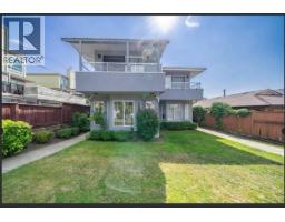 215 W 18TH STREET, North Vancouver, British Columbia