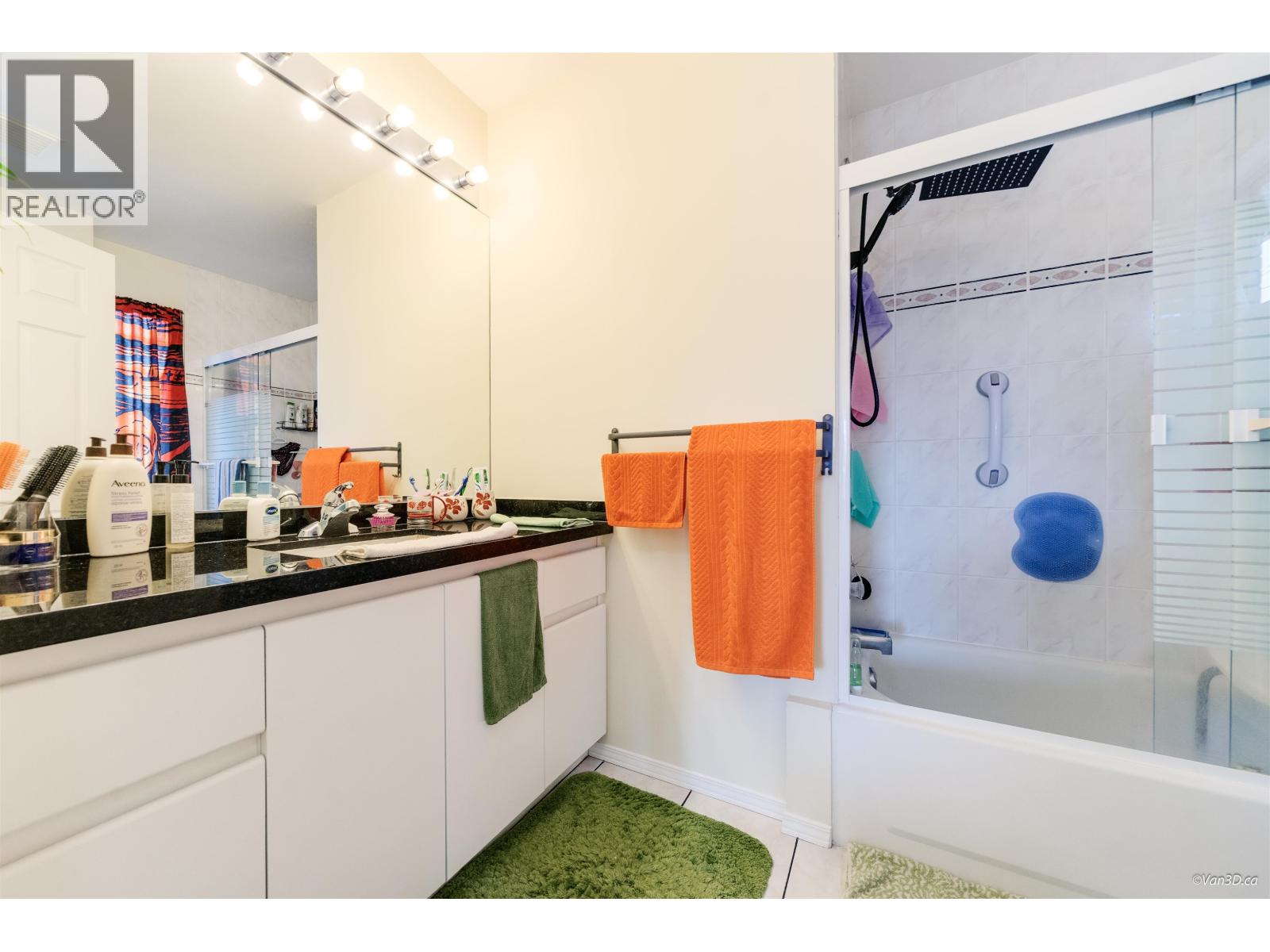 215 W 18th Street, North Vancouver, British Columbia  V7M 1W7 - Photo 11 - R3093005