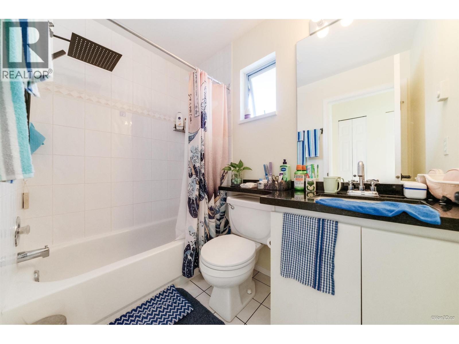 215 W 18th Street, North Vancouver, British Columbia  V7M 1W7 - Photo 13 - R3093005