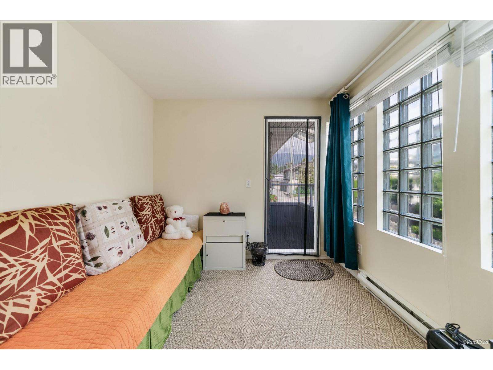 215 W 18th Street, North Vancouver, British Columbia  V7M 1W7 - Photo 12 - R3093005