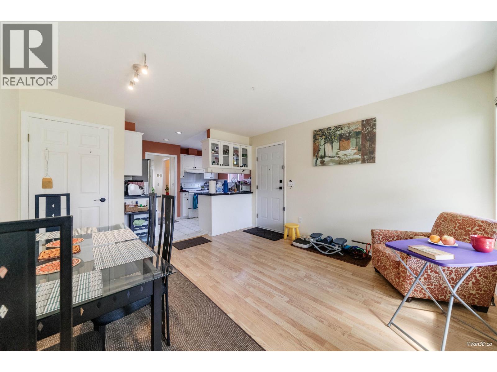 215 W 18th Street, North Vancouver, British Columbia  V7M 1W7 - Photo 17 - R3093005