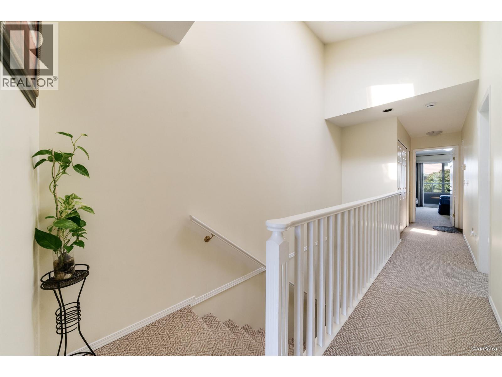 215 W 18th Street, North Vancouver, British Columbia  V7M 1W7 - Photo 8 - R3093005