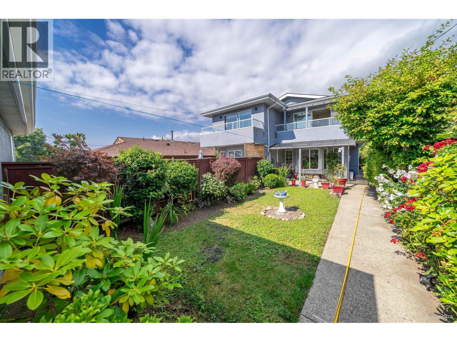 215 W 18th Street, North Vancouver, British Columbia  V7M 1W7 - Photo 18 - R3093005