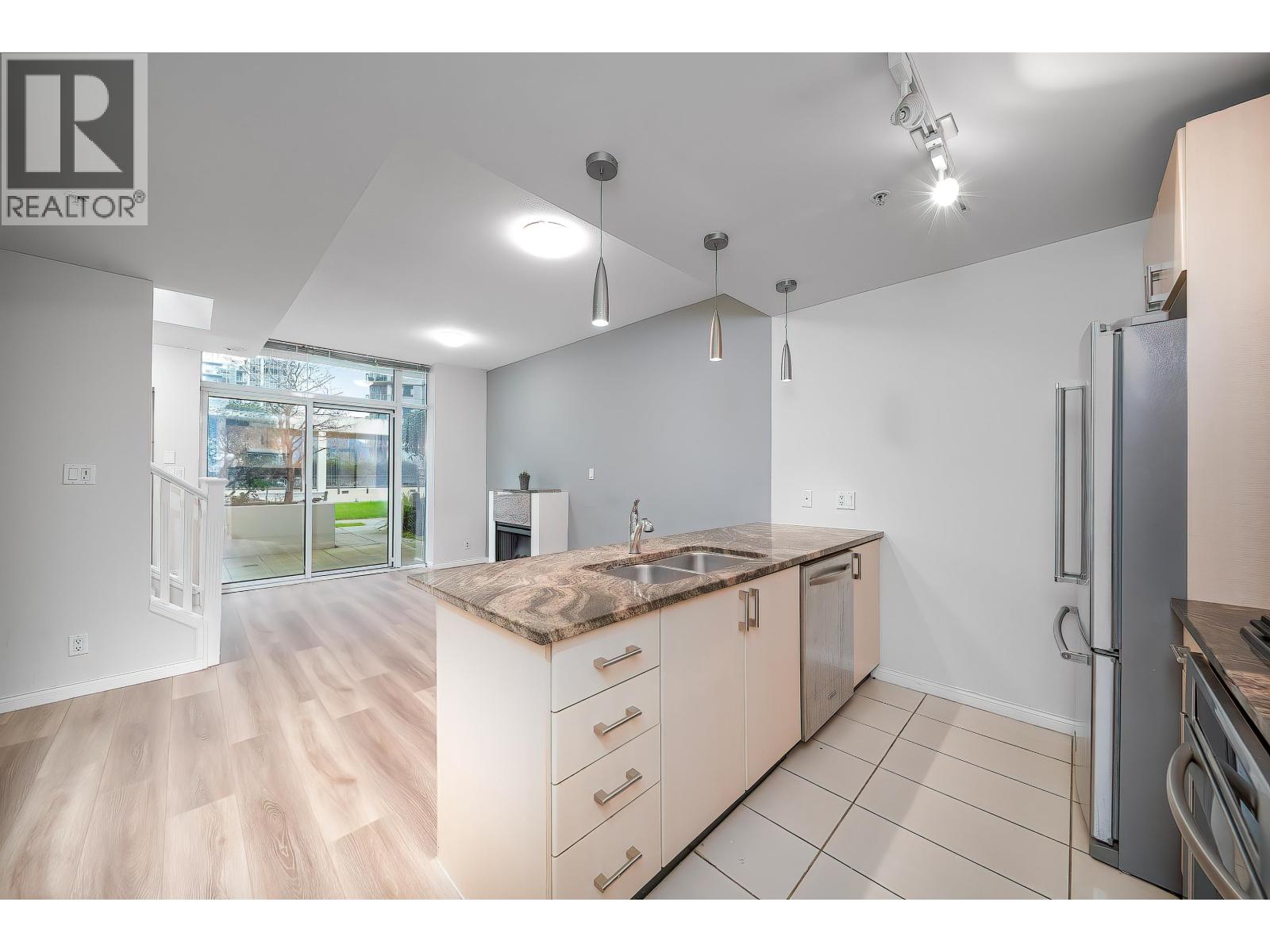 303 1211 Melville Street, Vancouver, British Columbia V6E 0A7 - Photo 10 - R3093783