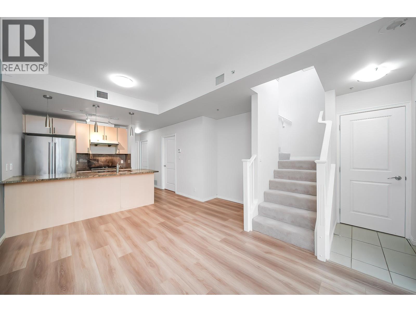 303 1211 Melville Street, Vancouver, British Columbia V6E 0A7 - Photo 4 - R3093783