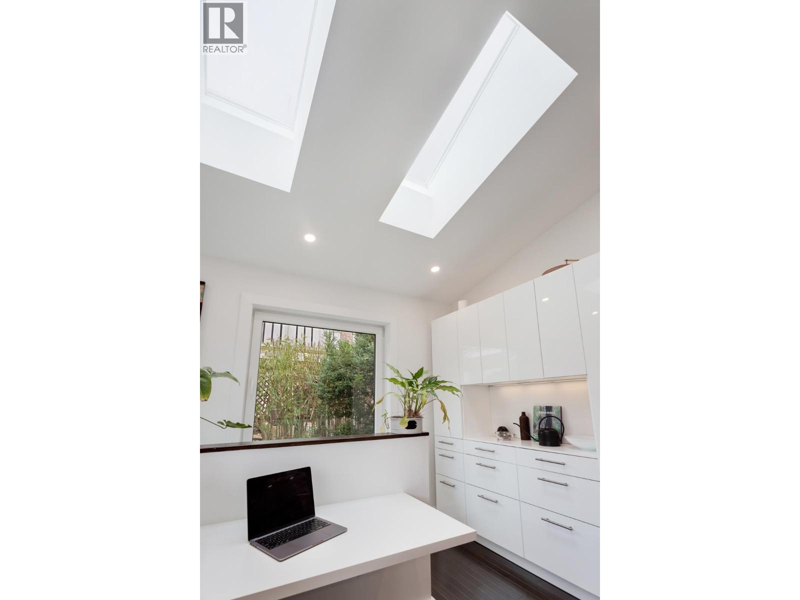 4219 Graveley Street, Burnaby, British Columbia  V5C 3T7 - Photo 12 - R3094709