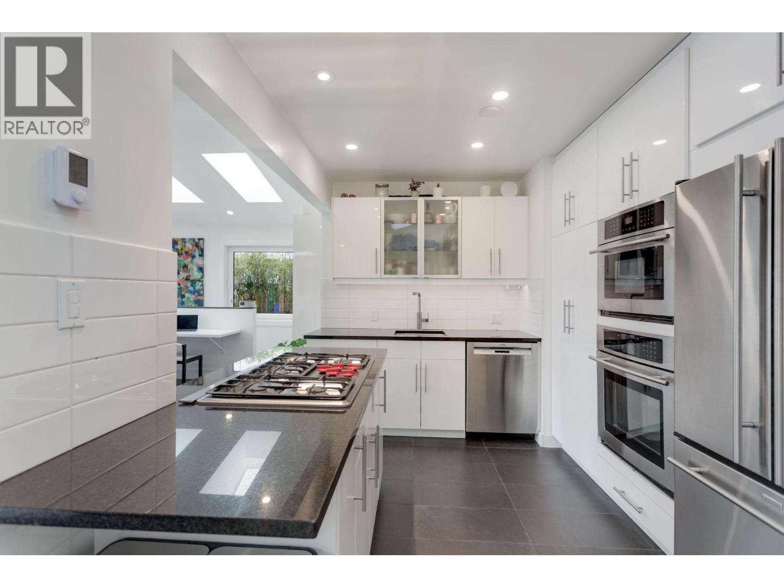 4219 Graveley Street, Burnaby, British Columbia  V5C 3T7 - Photo 7 - R3094709