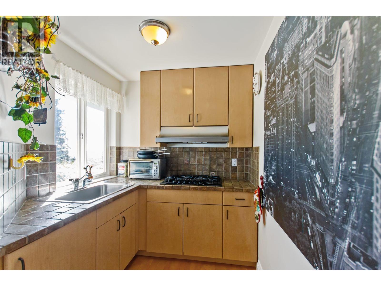 3866 Michener Way, North Vancouver, British Columbia  V7K 3C7 - Photo 12 - R3093968