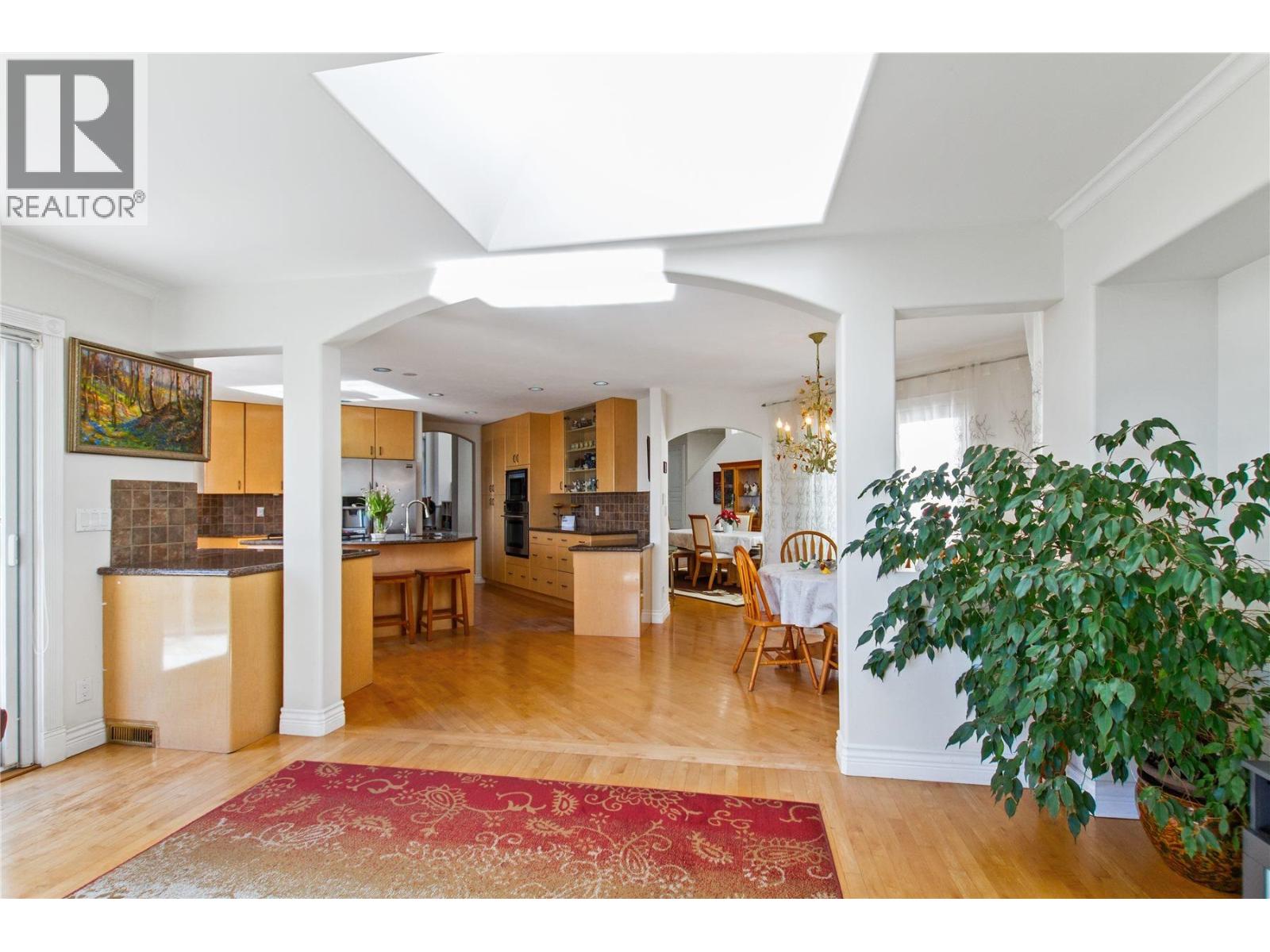 3866 Michener Way, North Vancouver, British Columbia  V7K 3C7 - Photo 7 - R3093968