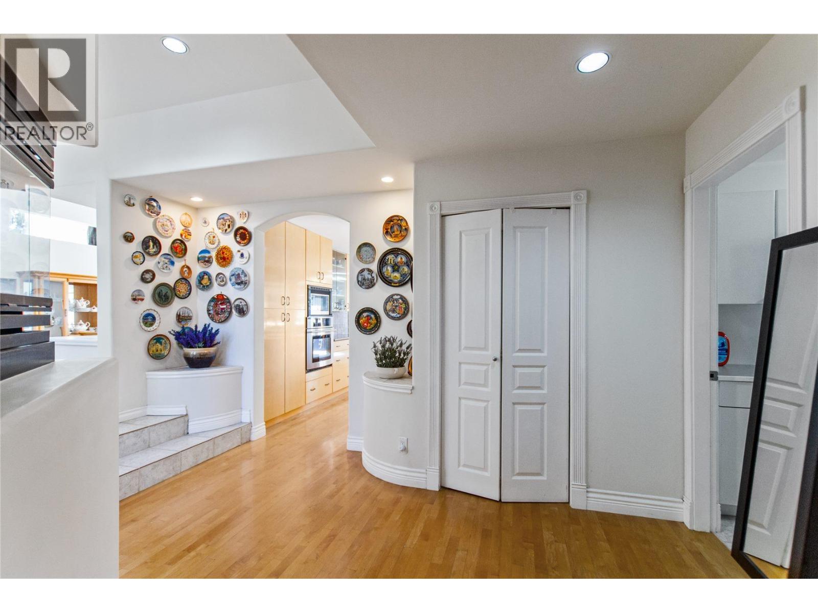 3866 Michener Way, North Vancouver, British Columbia  V7K 3C7 - Photo 14 - R3093968