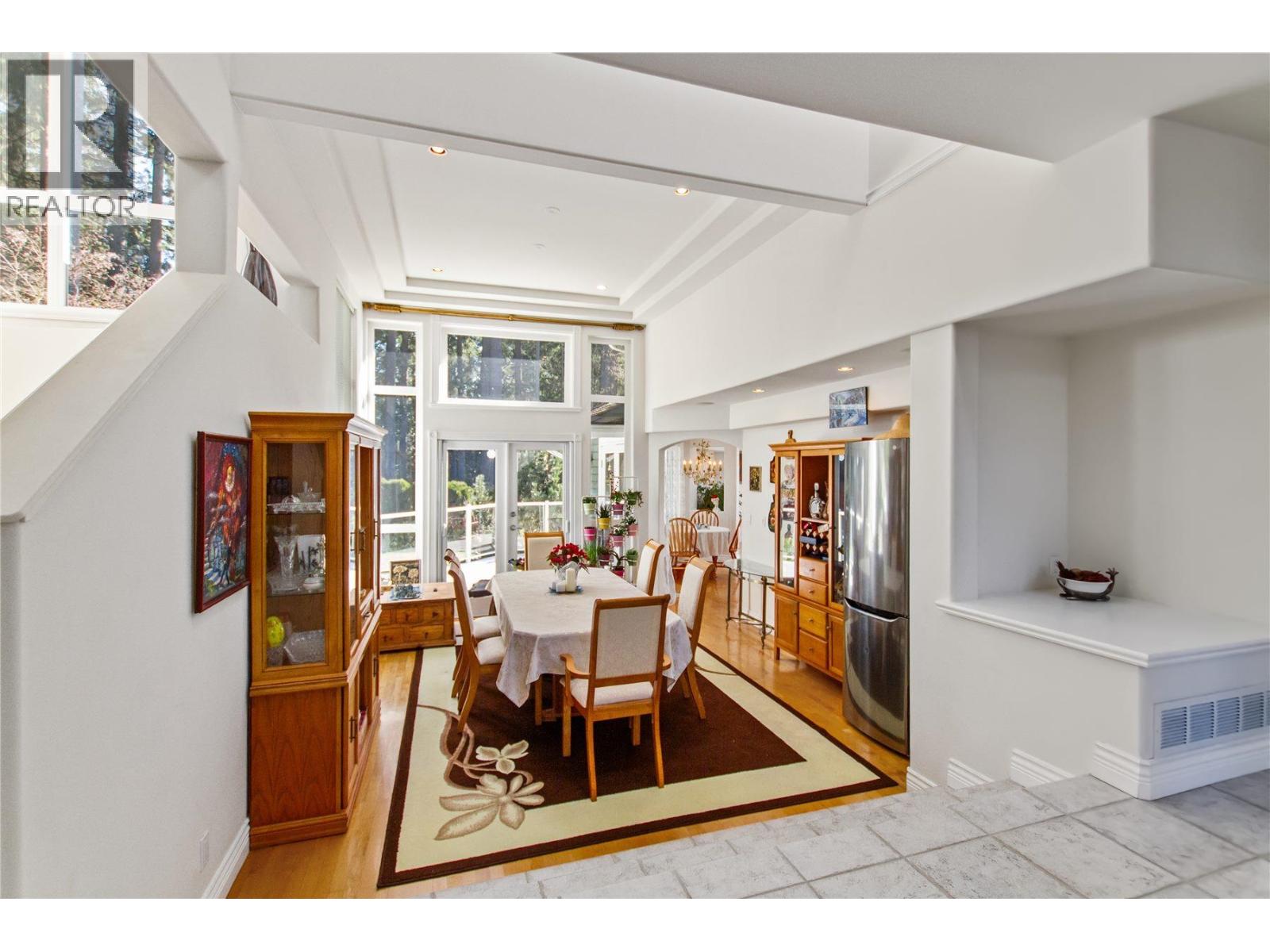 3866 Michener Way, North Vancouver, British Columbia  V7K 3C7 - Photo 5 - R3093968