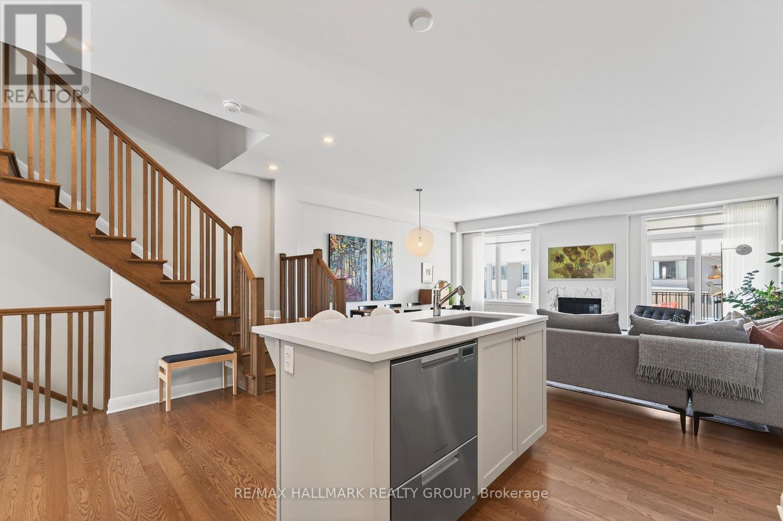 869 Moses Tennisco Street, Ottawa, Ontario K1K 5A2 - Photo 11 - X12835952