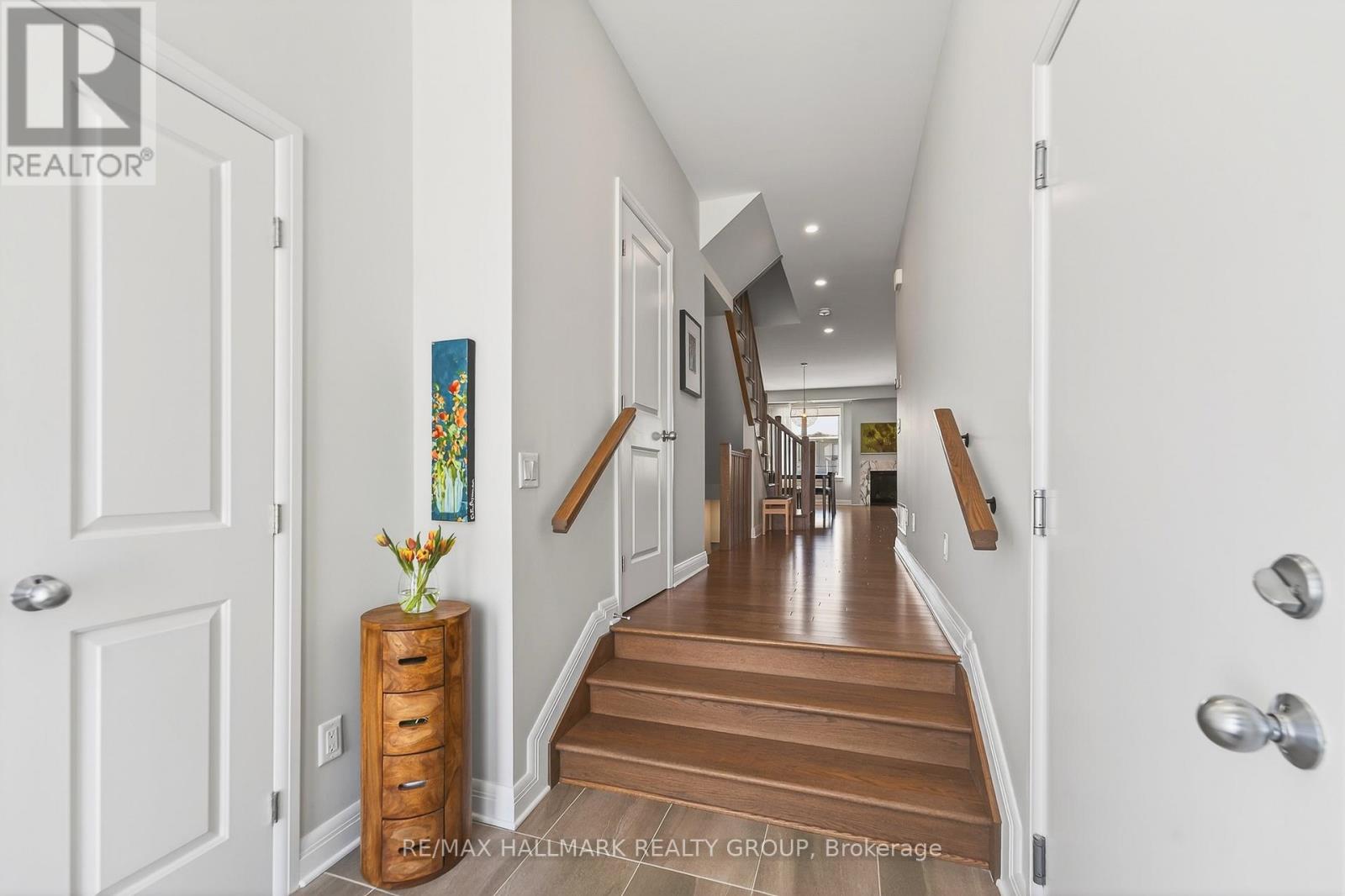 869 Moses Tennisco Street, Ottawa, Ontario K1K 5A2 - Photo 4 - X12835952