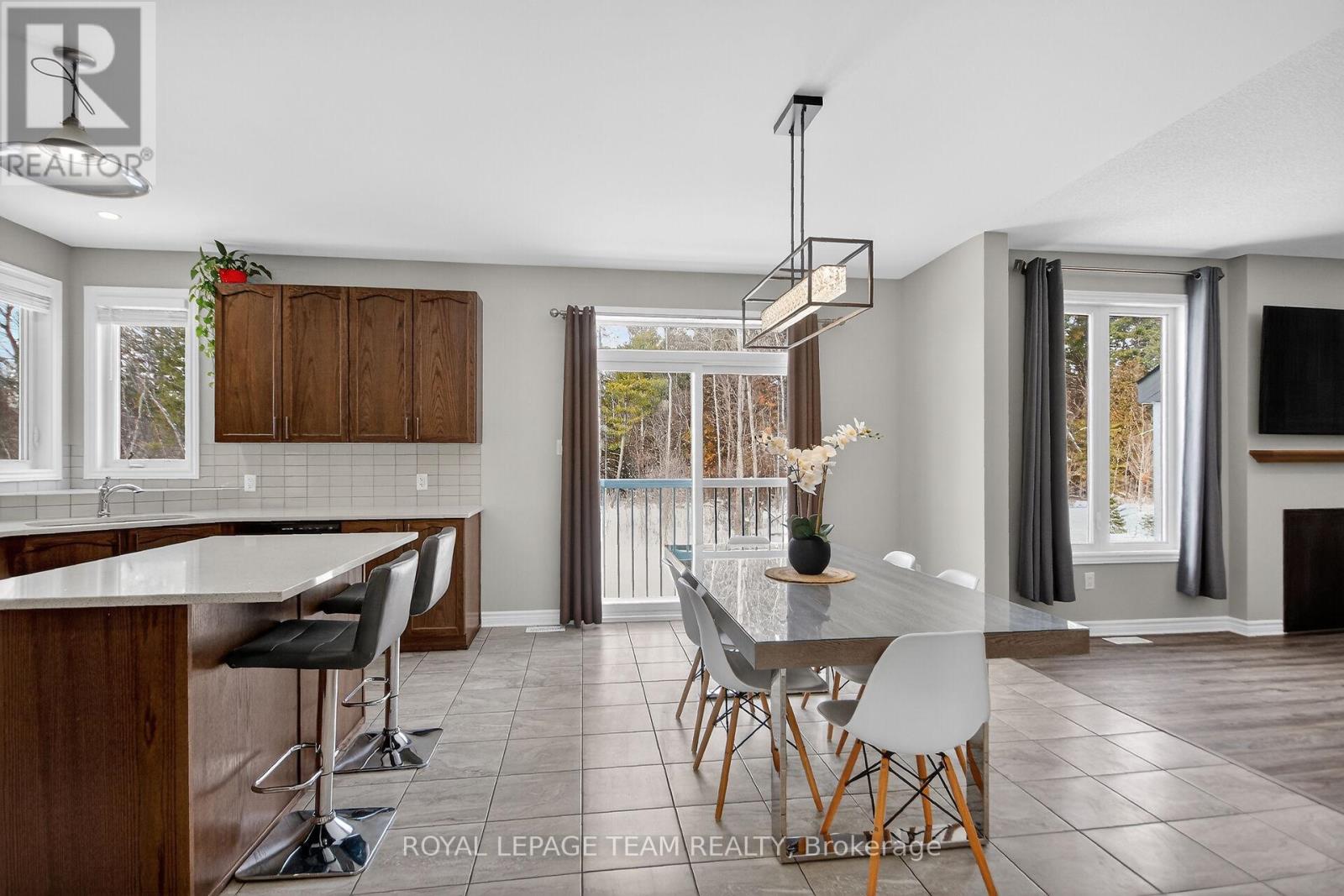 204 Antler Court, Mississippi Mills, Ontario  K0A 1A0 - Photo 10 - X12835962