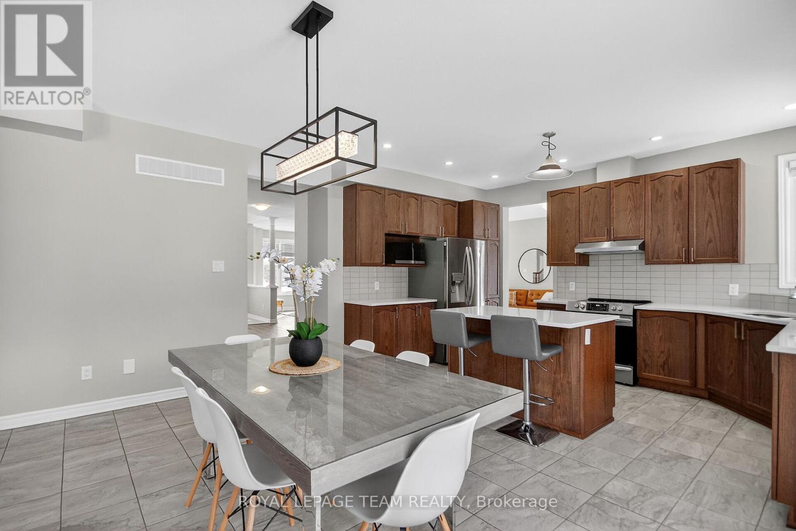 204 Antler Court, Mississippi Mills, Ontario  K0A 1A0 - Photo 11 - X12835962