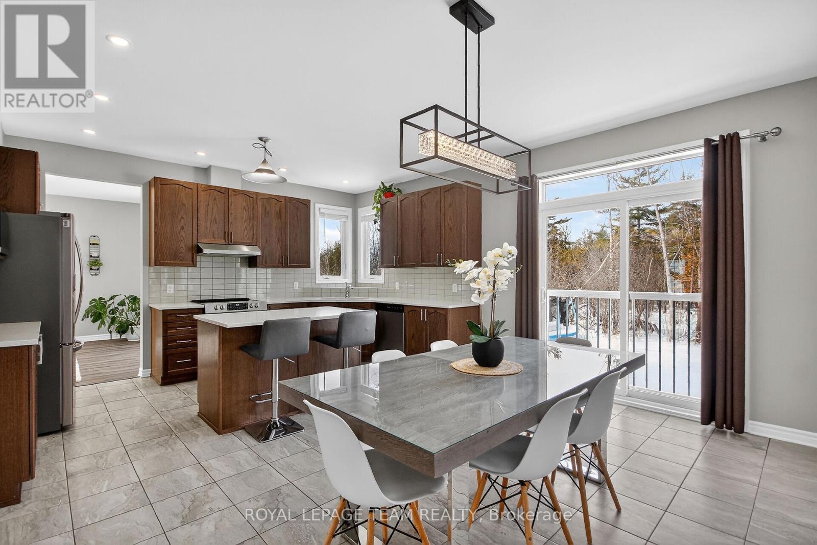 204 Antler Court, Mississippi Mills, Ontario  K0A 1A0 - Photo 13 - X12835962