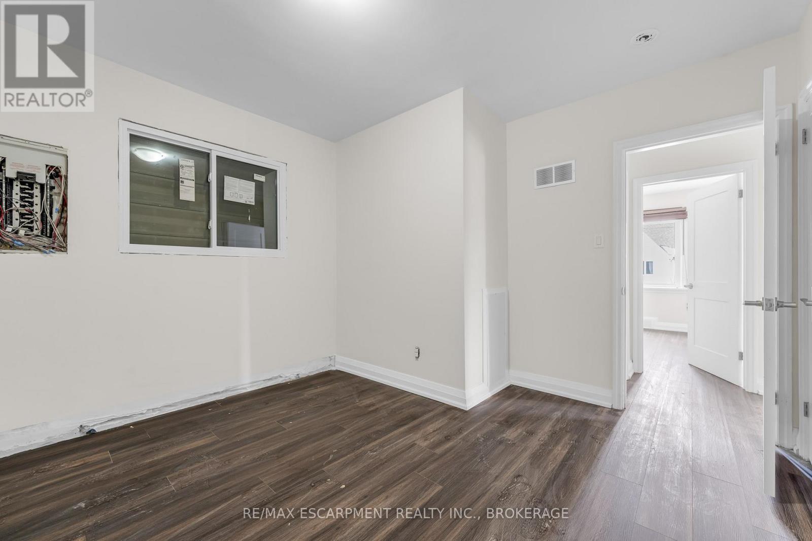 Main - 18 Princess Street, St. Catharines (E. Chester), Ontario  L2P 2R1 - Photo 11 - X12835924