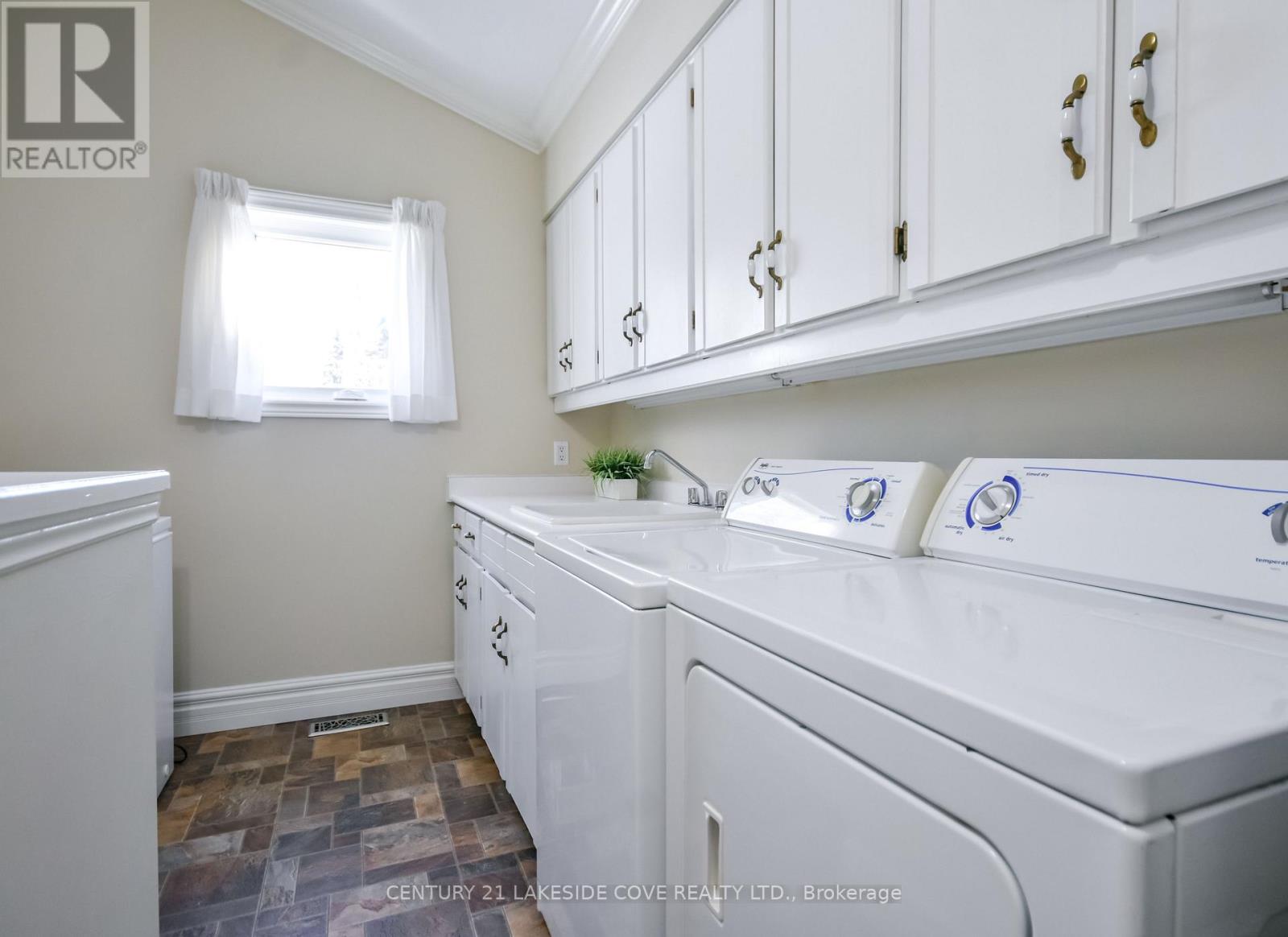 176 Bayshore Drive, Ramara, Ontario  L0K 1B0 - Photo 23 - S12835768