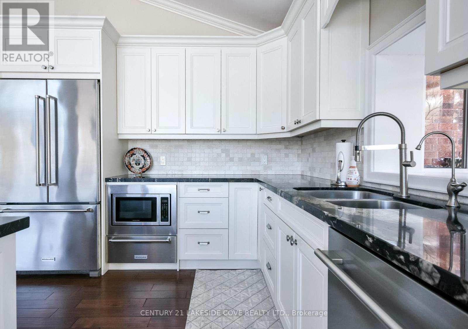 176 Bayshore Drive, Ramara, Ontario  L0K 1B0 - Photo 11 - S12835768