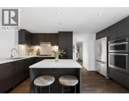 303 150 W 15TH STREET, North Vancouver, British Columbia