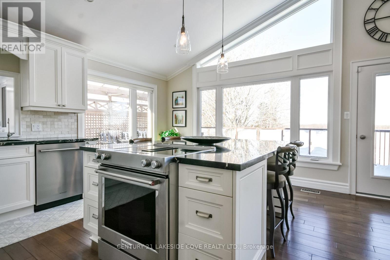 176 Bayshore Drive, Ramara, Ontario  L0K 1B0 - Photo 13 - S12835768