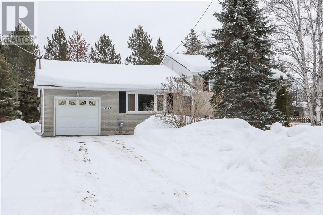 3242 Parkdale Crescent, Val Caron, Ontario