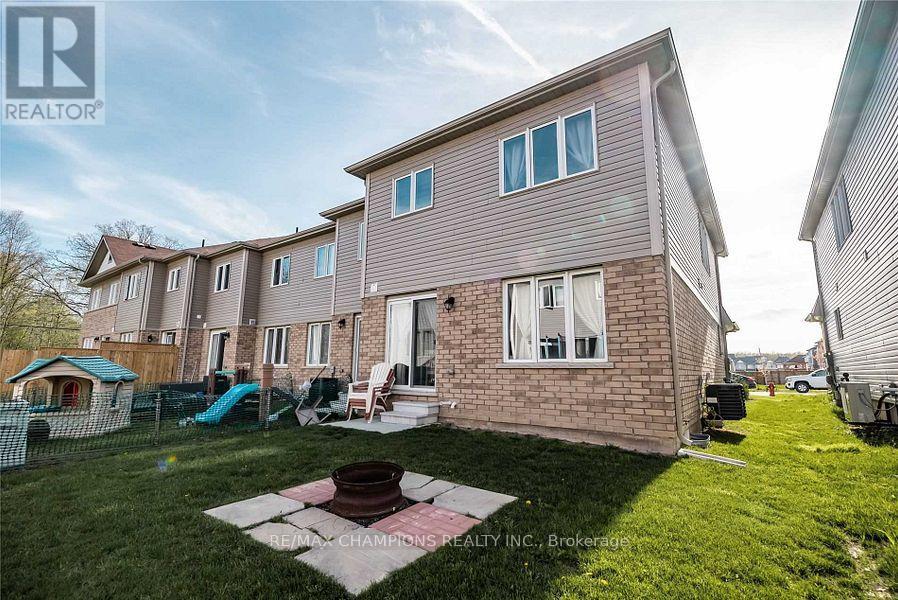 7732 White Pine Crescent, Niagara Falls, Ontario  L2H 3R5 - Photo 21 - X12407774