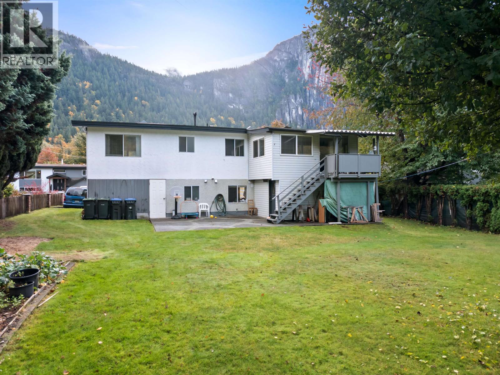 38143 Hemlock Avenue, Squamish, British Columbia  V8B 0X6 - Photo 31 - R3094779