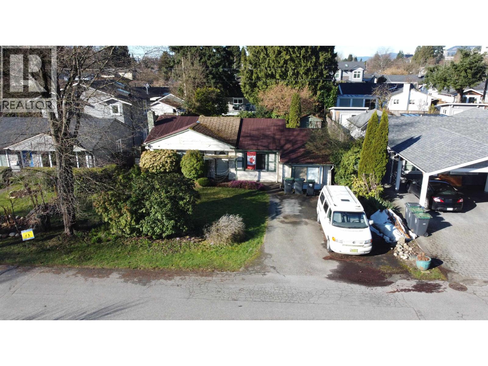 1319 Cottonwood Crescent, North Vancouver, British Columbia V7P 1L1 - Photo 4 - R3094780