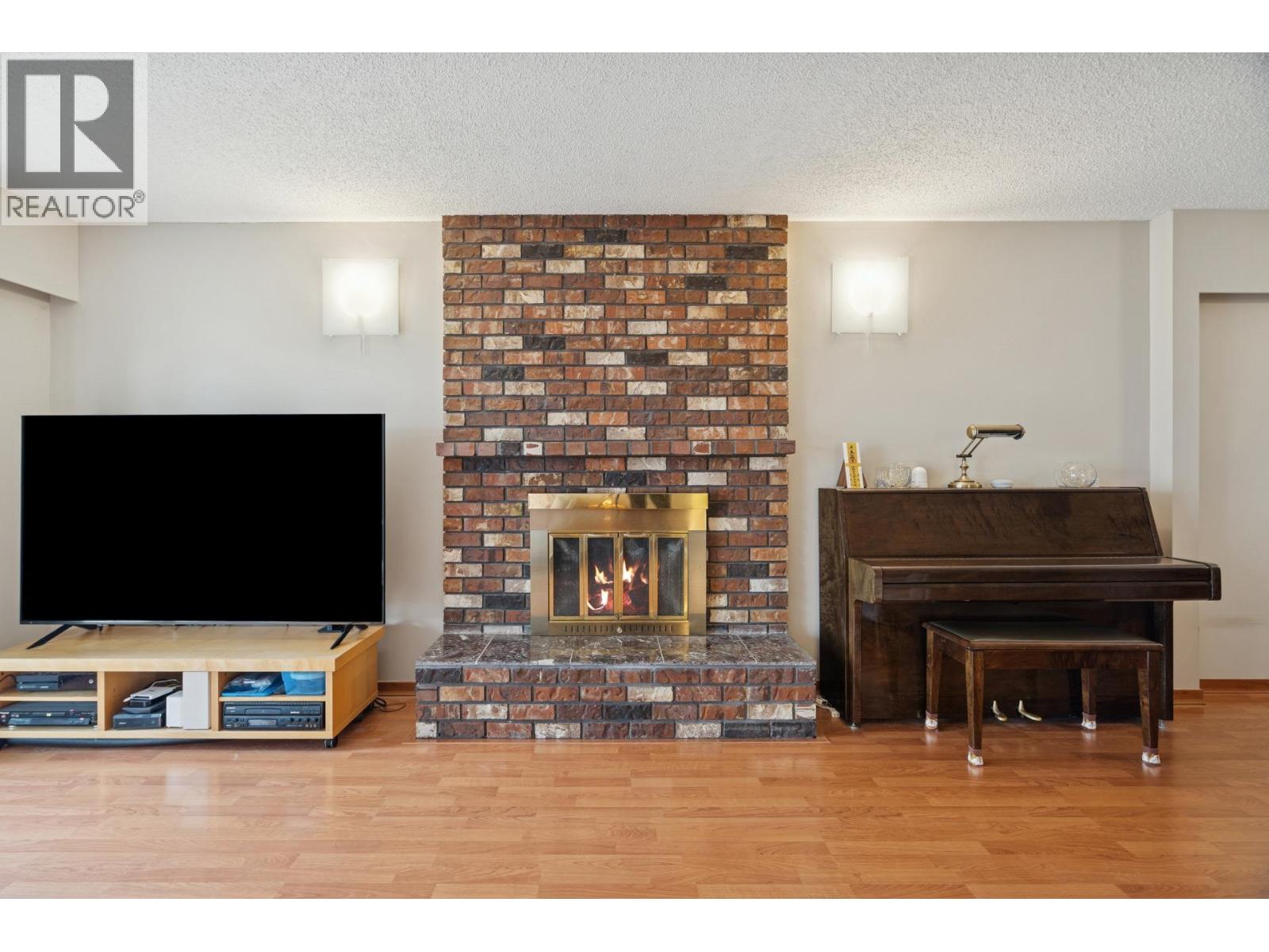 4356 Oxford Street, Burnaby, British Columbia  V5C 1E4 - Photo 6 - R3094816