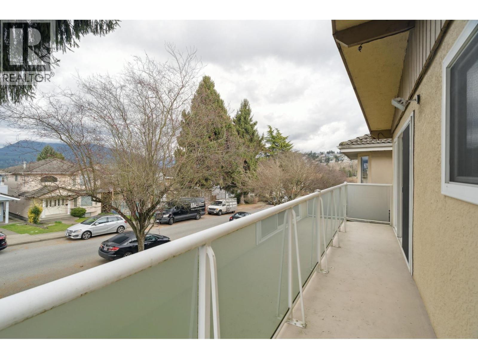 4356 Oxford Street, Burnaby, British Columbia  V5C 1E4 - Photo 9 - R3094816